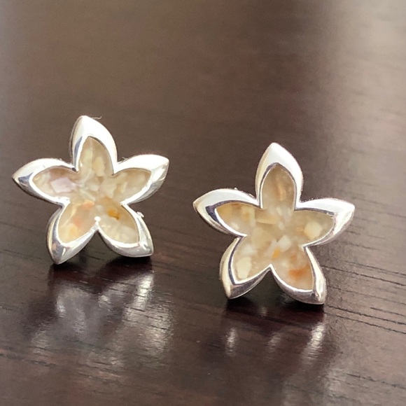 HWN Sterling Silver Kauai crushed shell stud earrings - Picture 2 of 7